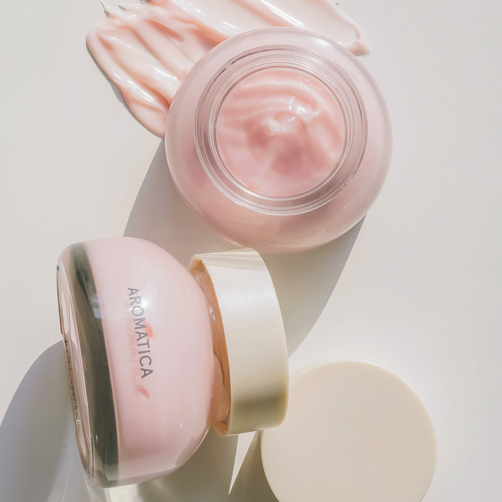 Crème d'infusion à la rose ravivante